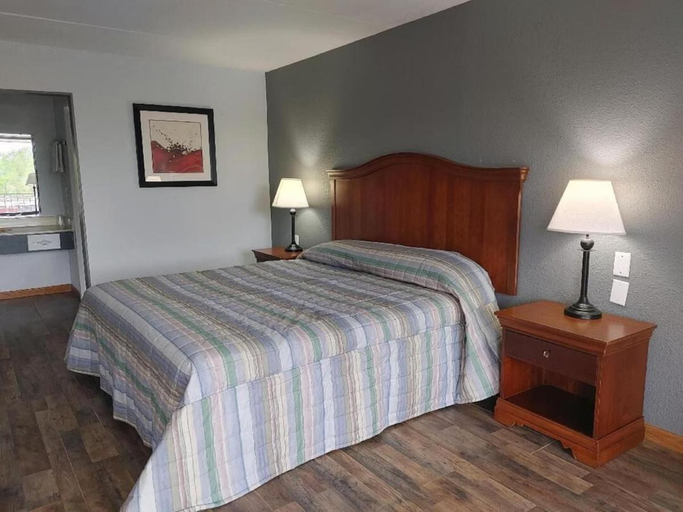 Bedroom 3, PARIS INN & SUITES, Henry