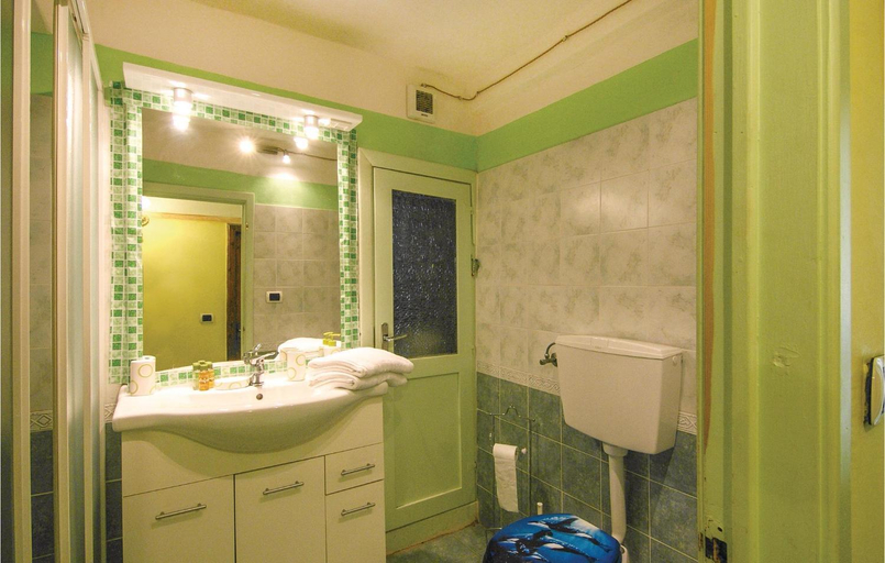 Awesome Home In Montefegatesi With Wifi, Lucca