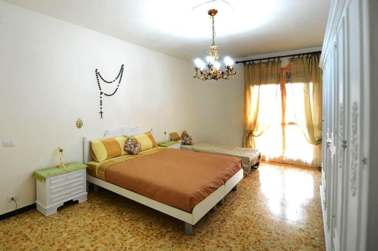 Bedroom 2, Bene Vagienna Holiday House, Cuneo