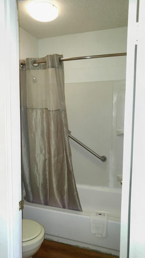 Bathroom 3, Stay 4 Less, Spotsylvania