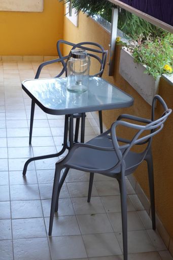 Others 3, Ben House, Oristano