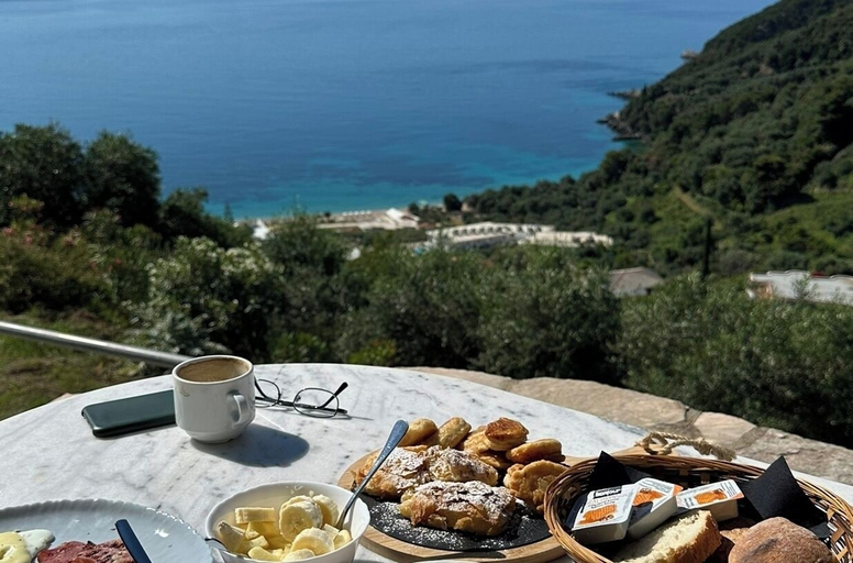 Food & Drinks 5, Villa Kallithea, Epirus