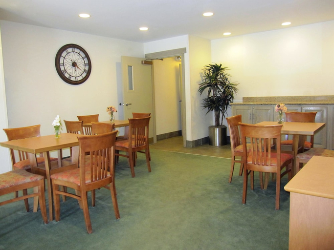 Food & Drinks 5, Studio 6 Suites Greenville, SC - Haywood Mall, Greenville
