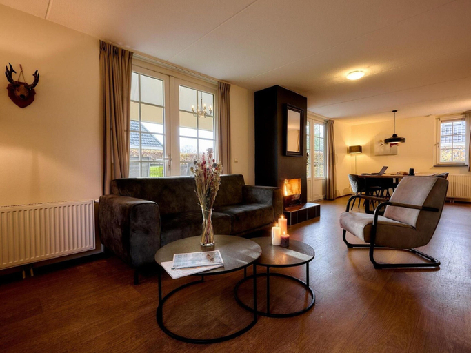 Others 4, Detached Villa with Outdoor Fireplace near Veluwe, Barneveld