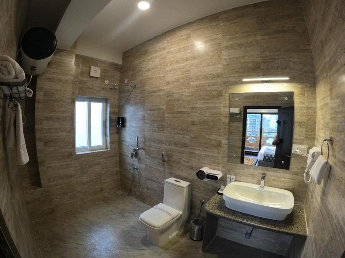 Bathroom 5, Asura Hotel, Chang
