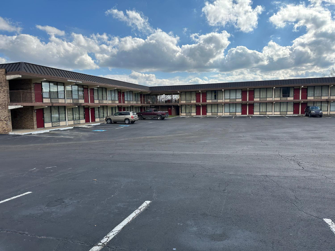 Others 4, PARIS INN & SUITES, Henry