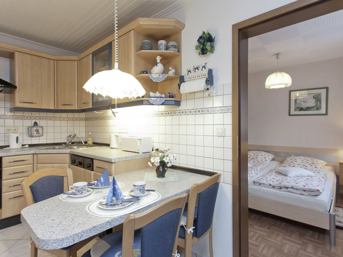 Others 4, Cozy Apartment near Forest in Hullersen, Northeim