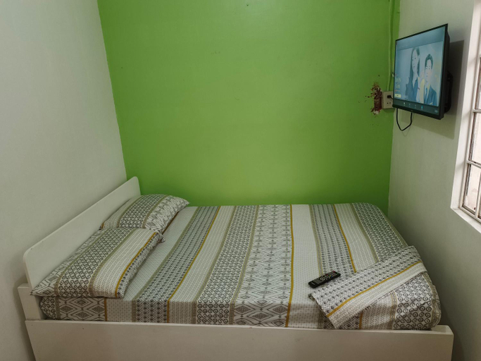 Bedroom 4, Luna Netflix Chill JoMckayl Apartelle, Naga City