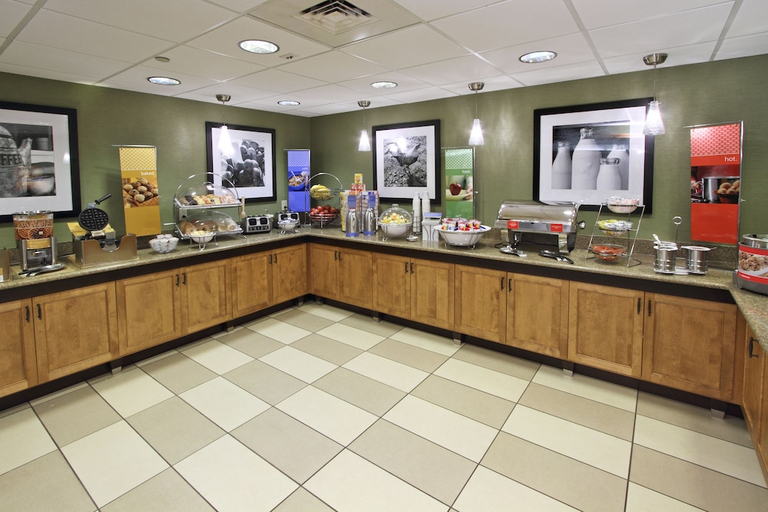 Food & Drinks, Hampton Inn Hagerstown-I-81, Washington