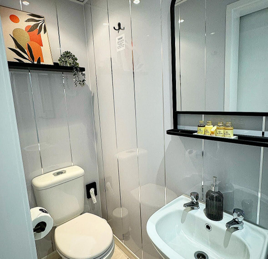 Bathroom 2, McGraths Blackpool, Blackpool