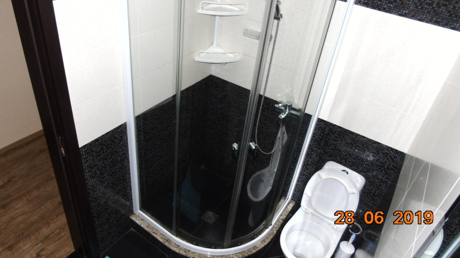 Bathroom 5, Apartment Chavchavadze, Batumi