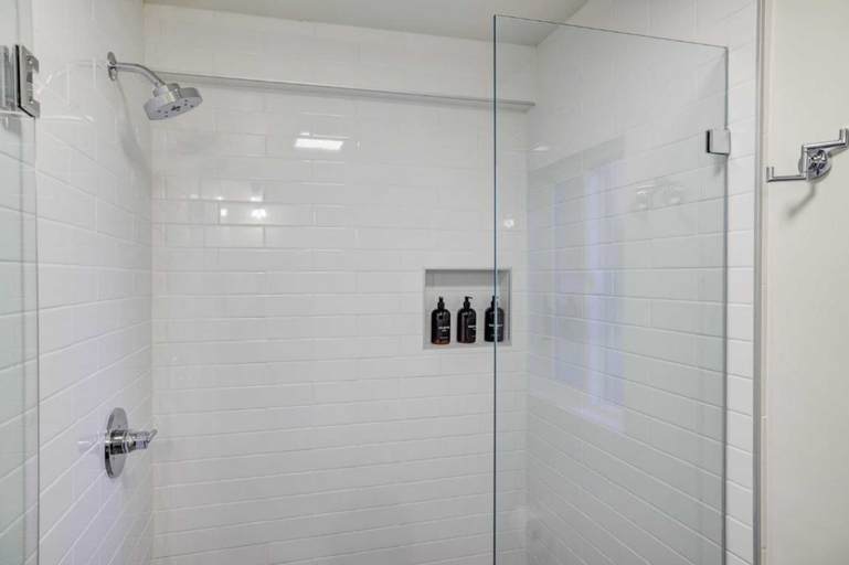 Bathroom 15