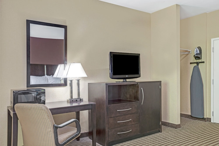 Others 5, Days Inn Hamden, New Haven