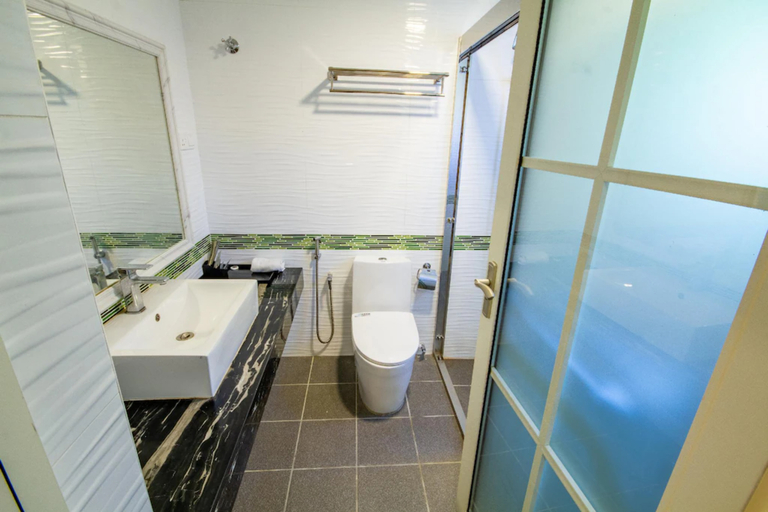 Bathroom 5, The Kandu Resort, Kampar
