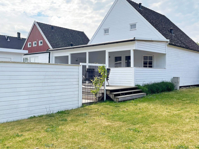 Exterior 4, 4 Star Holiday Home in Kopingsvik, Borgholm
