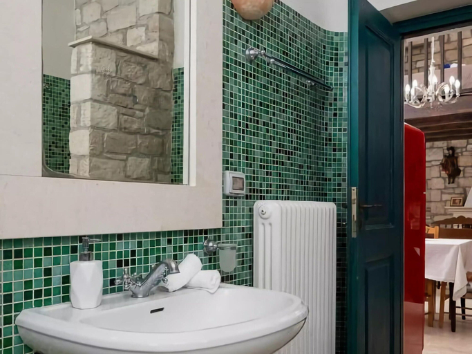 Bathroom 5, Villa in Kamilari Near Kid-friendly Beach, Faistos