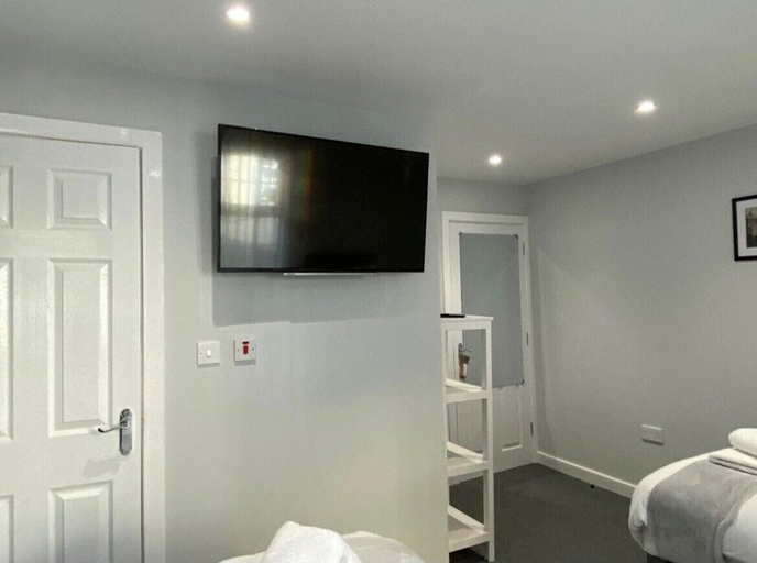 Bedroom 5, Brownlows Inn Rooms, Sefton
