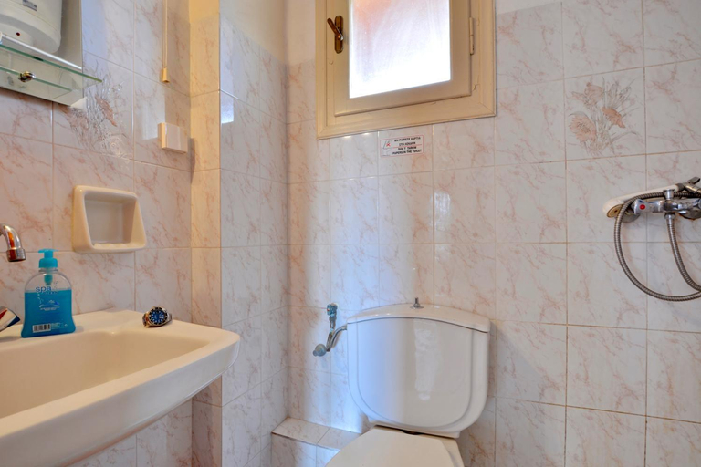 Bathroom 3, Adonis Apartments, Ionian Islands
