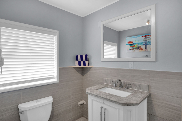 Bathroom 4, Seascape Resort & Marina, Monroe