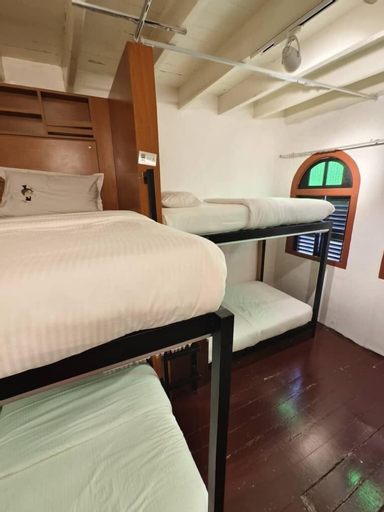 Bedroom 29
