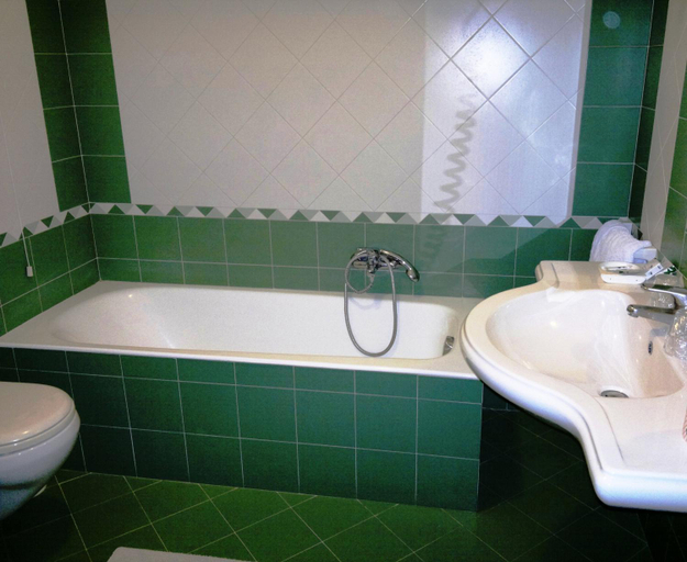 Bathroom 4, Central Park, Napoli