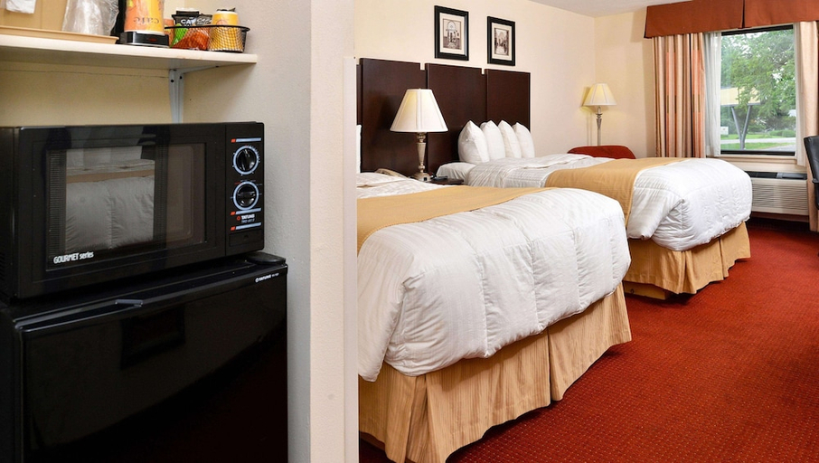 Bedroom 2, Executive Inn & Suites, Davidson