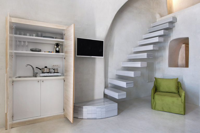 Others 5, Rhenia Suites-Prive Jacuzzi&Caldera View, South Aegean