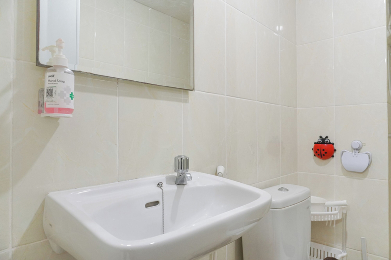 Bathroom 11