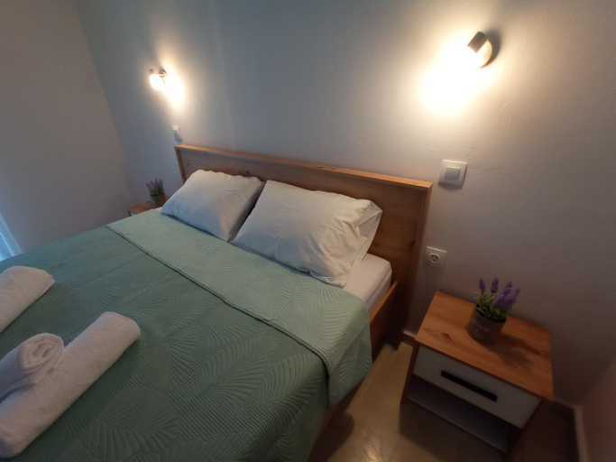 Others 2, Hermes Comfort, Ionian Islands