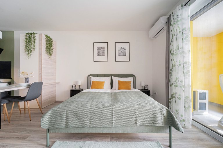 Bedroom 2, WestSide Garden Apartments by FirstHost, Budapesti
