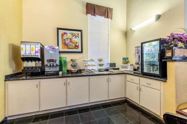 Food & Drinks 5, Quality Suites Houston North - Spring, Houston