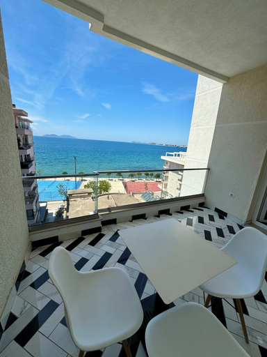 Others 5, Hotel Britania, Vlorës