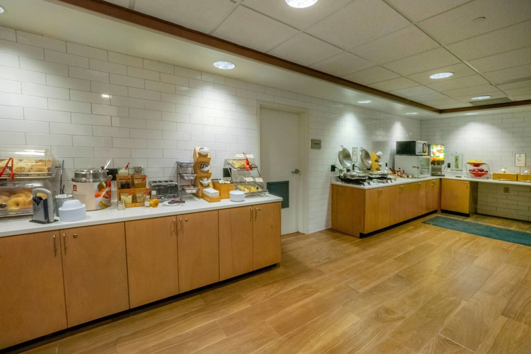 Food & Drinks 4, Fairfield Inn Suites Hazleton, Luzerne