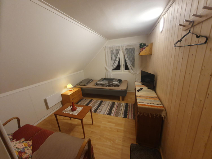 Others 5, Overnatting Rodal, Halsa