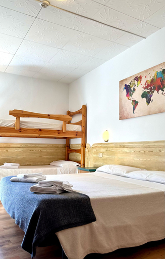 Bedroom 2, Albergo Varone, Trento