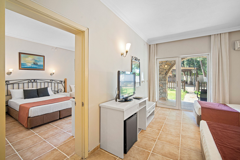 Bedroom 4, Alados Otel, Marmaris