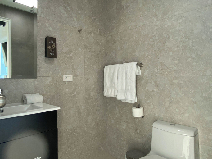 Bathroom 3, Olaya by Wynwood House, Lima