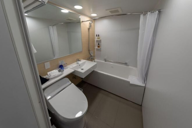Bathroom 4
