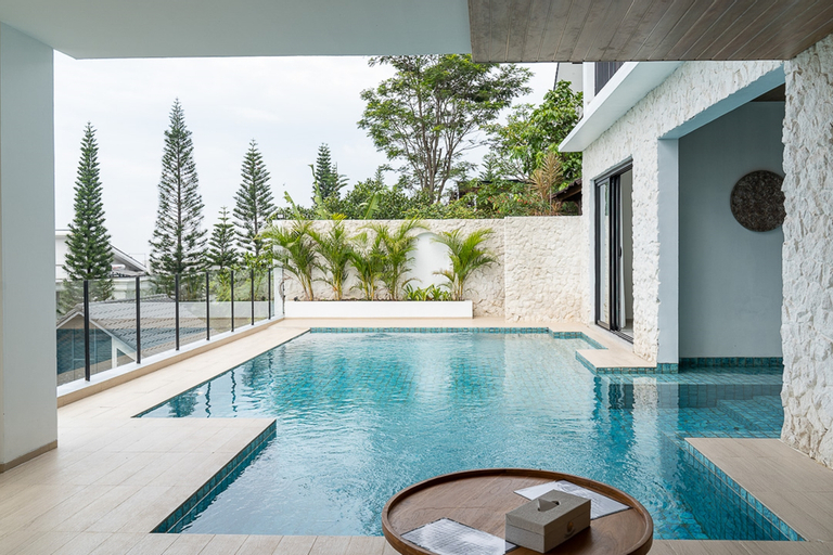 Swimming Pool 4