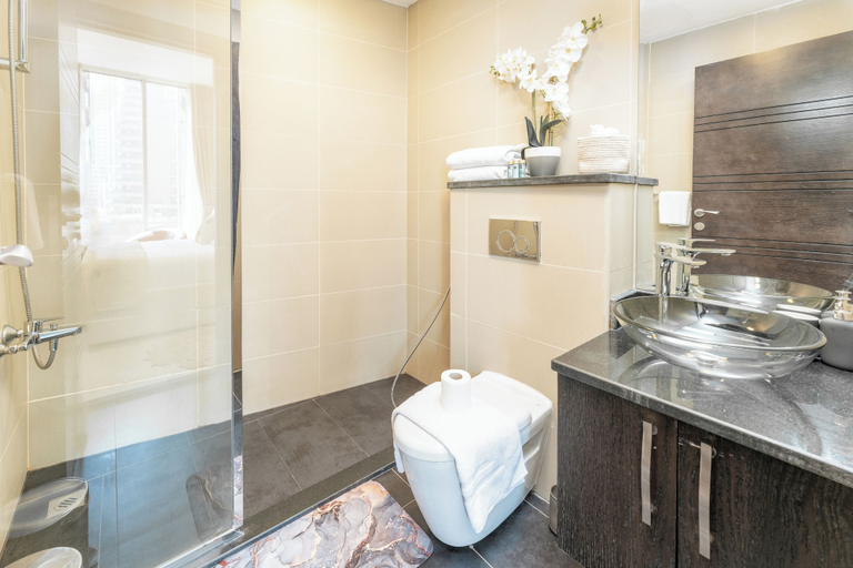 Bathroom, Cayan Tower - The Artist Studio, Dubai