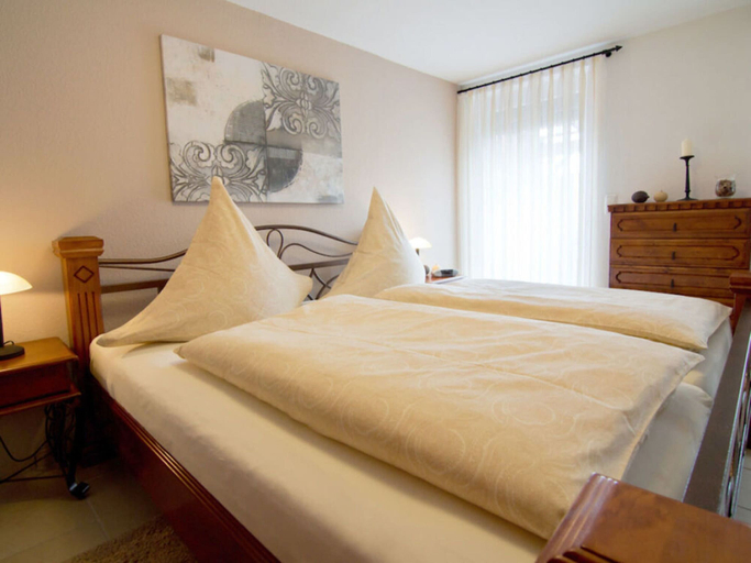 Room 5, Lovely Apartment in Hage, Aurich