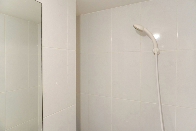 Bathroom 10