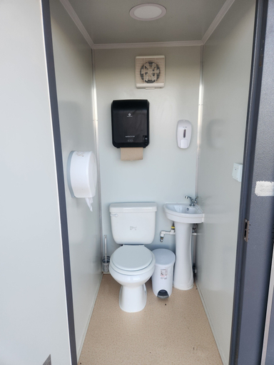 Bathroom 4, Raptor Ranch, Coconino