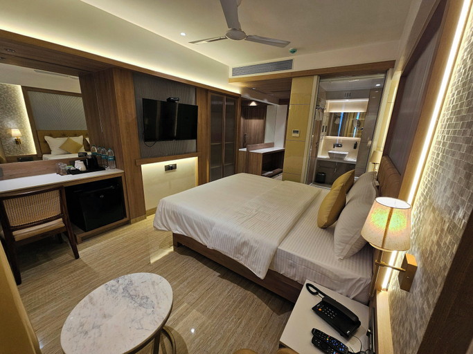 Bedroom 4, Hotel Golden Nest - Thane , Thane