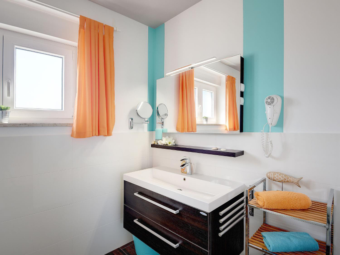 Bathroom 4, Holiday Home in Novigrad with Pool near Beach, Novigrad