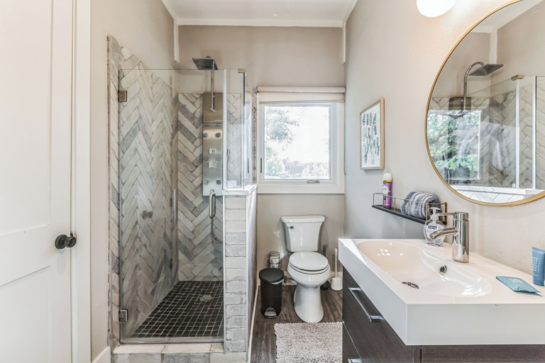 Bathroom 4, Zen Lodge, Burnet