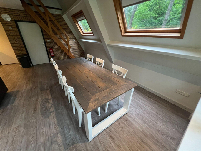 Dining 5, Charming Holiday Home With Wifi, Weert