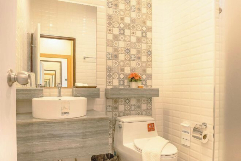 Bathroom 13