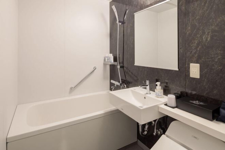 Bathroom 19