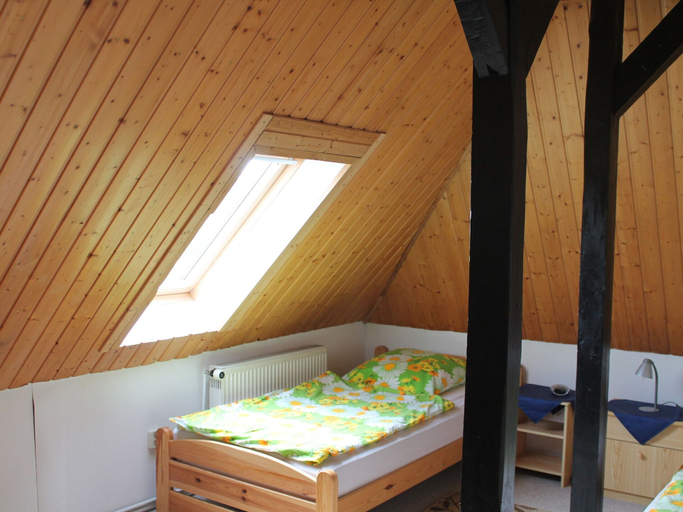 Bedroom 3, Schone Zweizimmer-ferienwohnung mit Pool im Garten, Nordwestmecklenburg